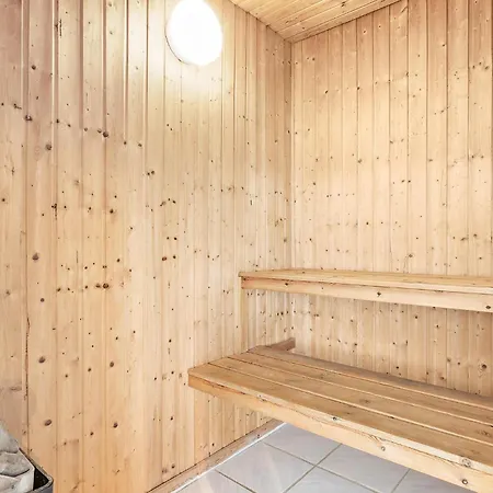 Beautiful In With Sauna 度假居