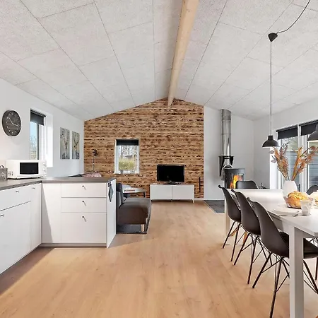 Beautiful In With Sauna 度假居 *